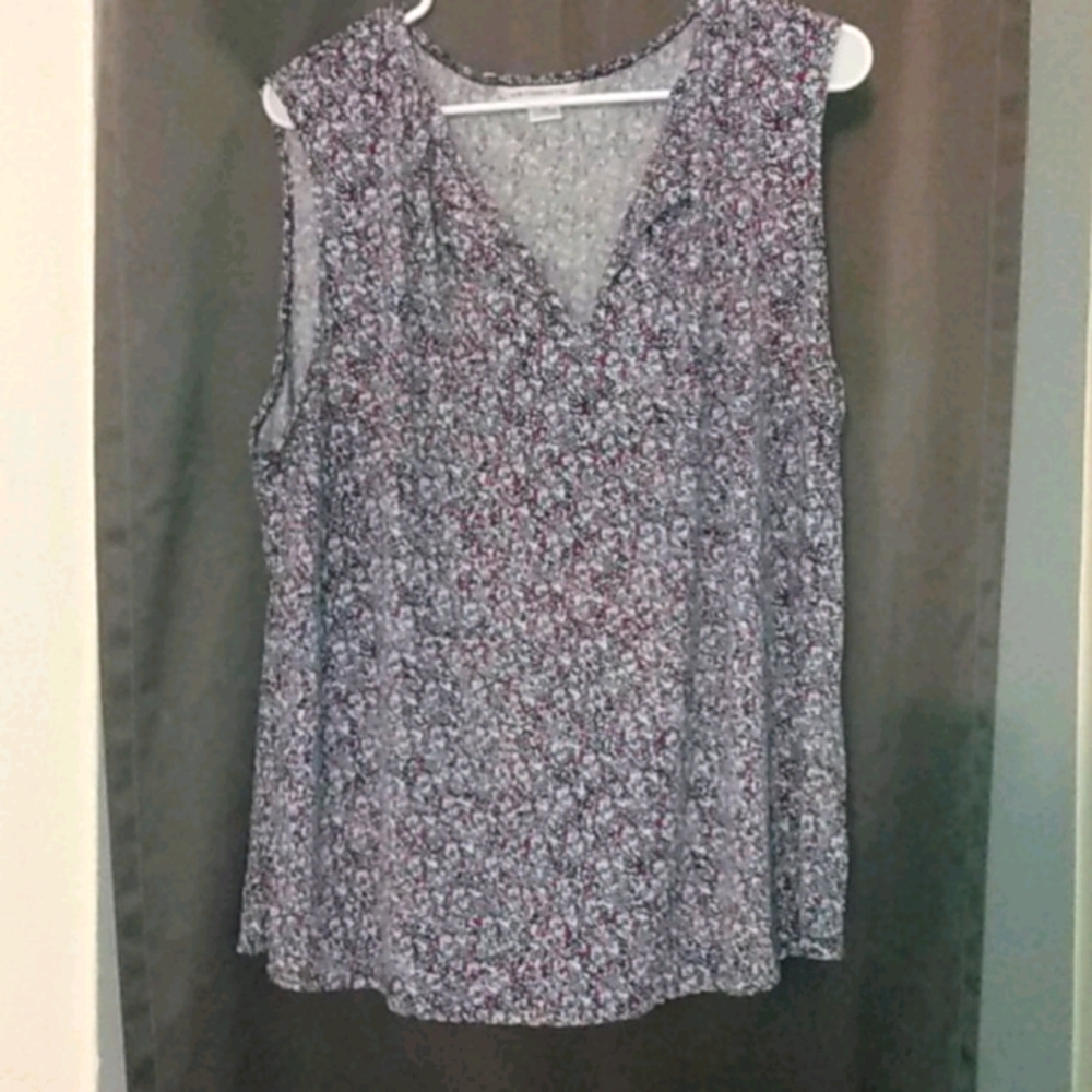 Comfortable, multi colored, tank